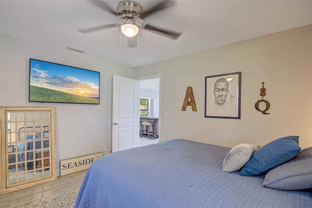 For Sale: $375,000 (3 beds, 2 baths, 1204 Square Feet)