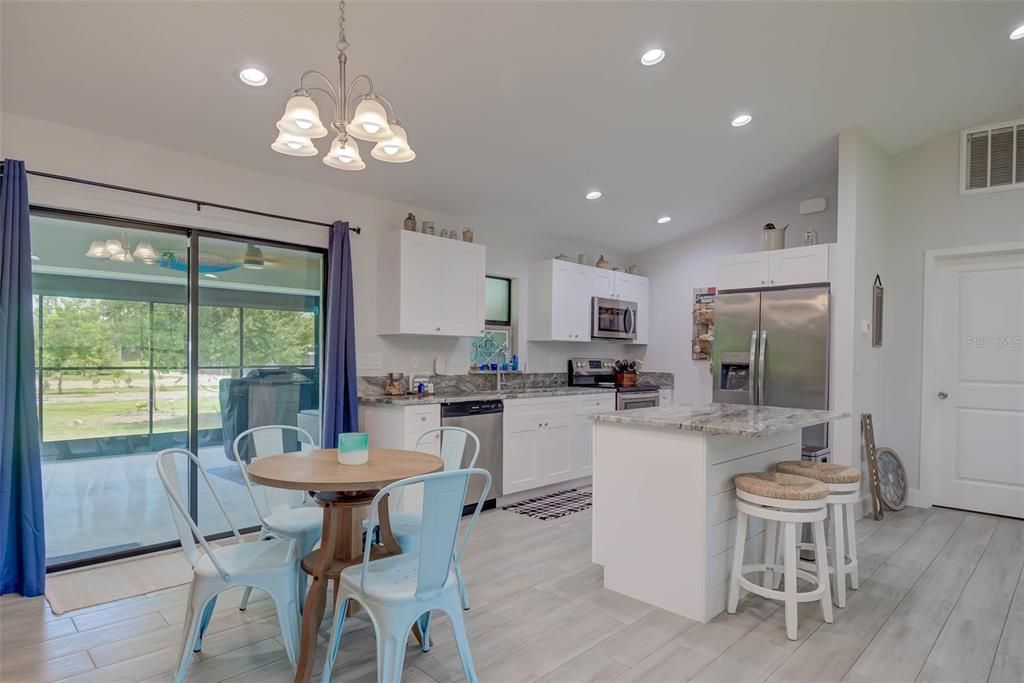 For Sale: $375,000 (3 beds, 2 baths, 1204 Square Feet)