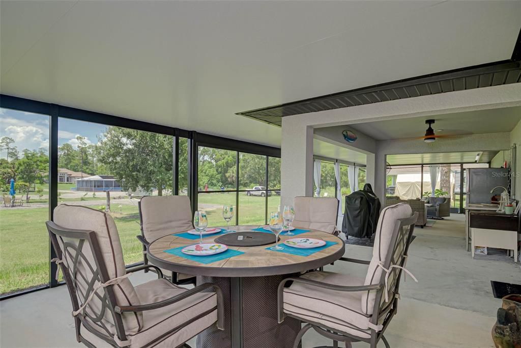 For Sale: $375,000 (3 beds, 2 baths, 1204 Square Feet)