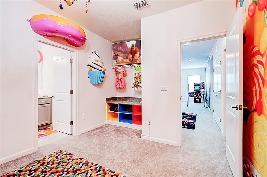 For Sale: $1,750,000 (10 beds, 9 baths, 3826 Square Feet)