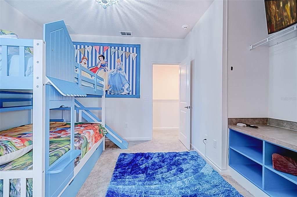 For Sale: $1,750,000 (10 beds, 9 baths, 3826 Square Feet)