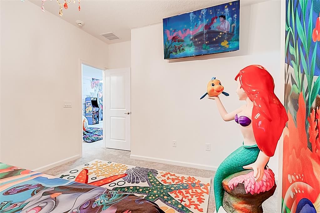 For Sale: $1,750,000 (10 beds, 9 baths, 3826 Square Feet)