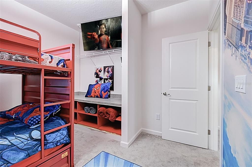 For Sale: $1,750,000 (10 beds, 9 baths, 3826 Square Feet)