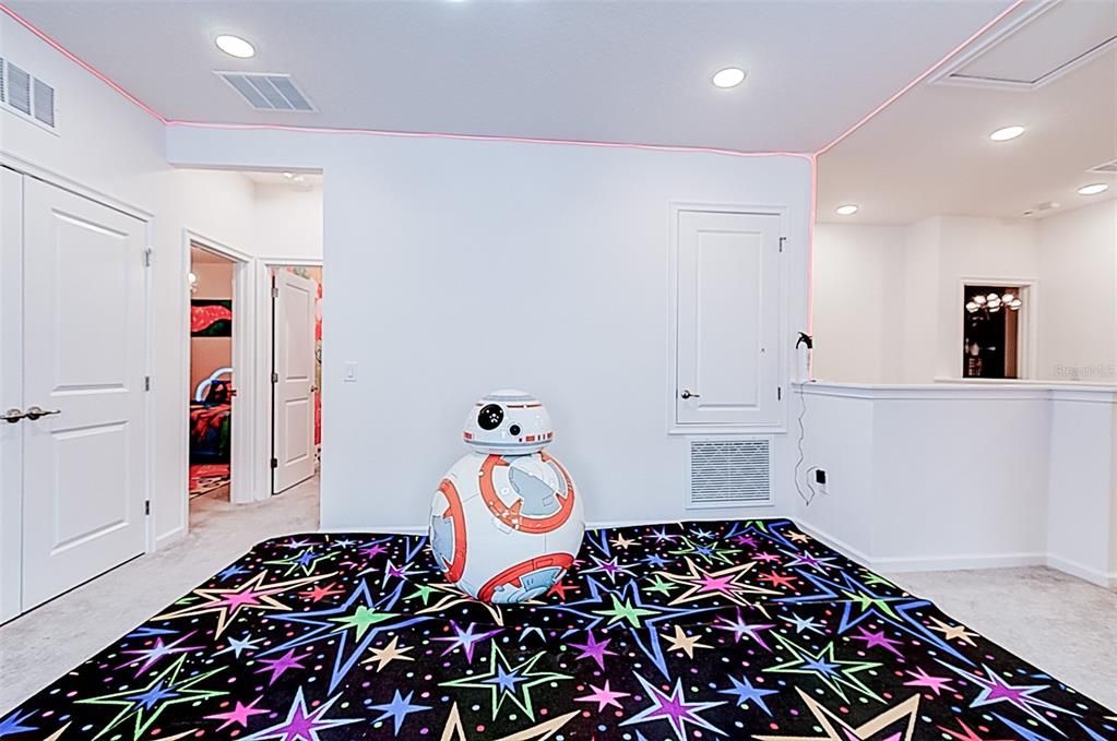 For Sale: $1,750,000 (10 beds, 9 baths, 3826 Square Feet)