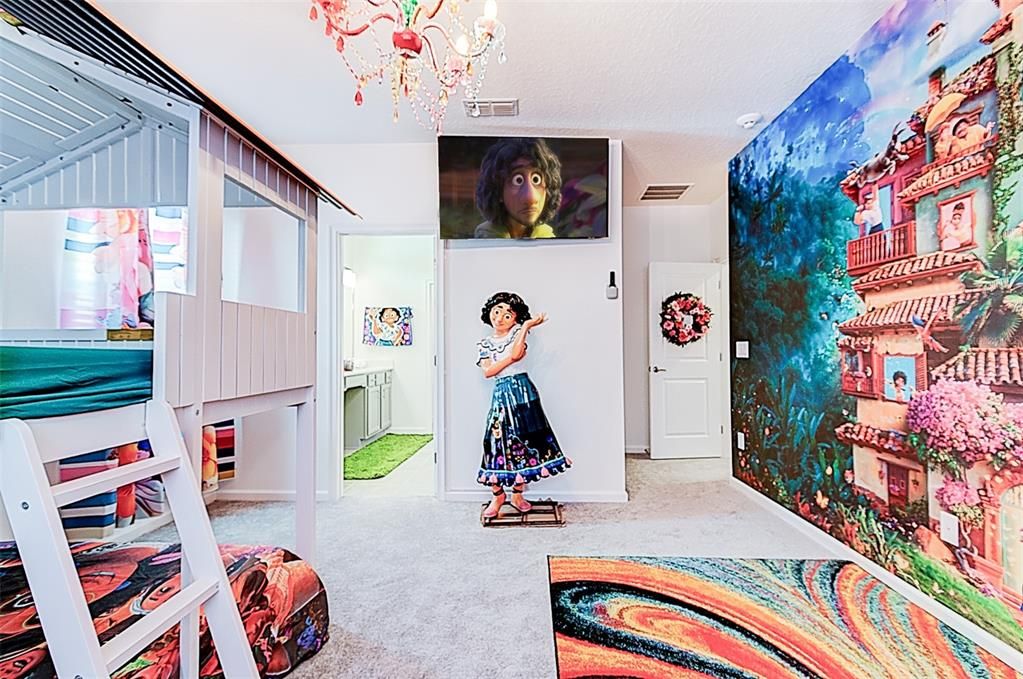 For Sale: $1,750,000 (10 beds, 9 baths, 3826 Square Feet)