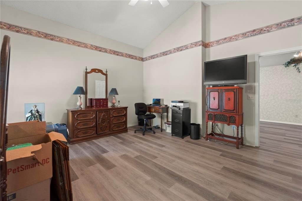 На продажу: $419,999 (4 спален, 2 ванн, 1912 Квадратных фут)