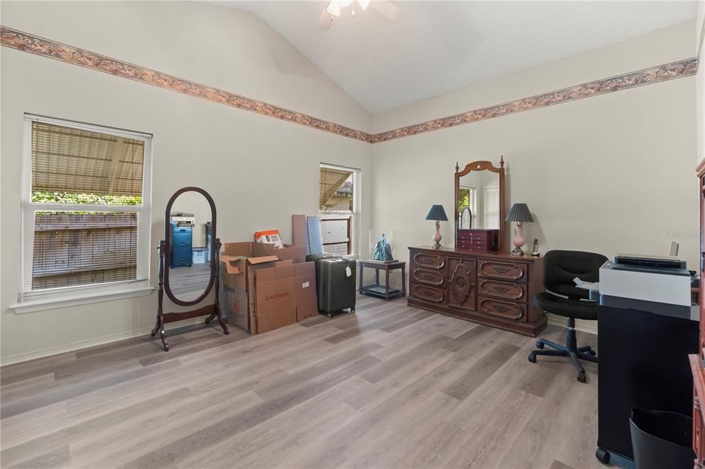 На продажу: $419,999 (4 спален, 2 ванн, 1912 Квадратных фут)