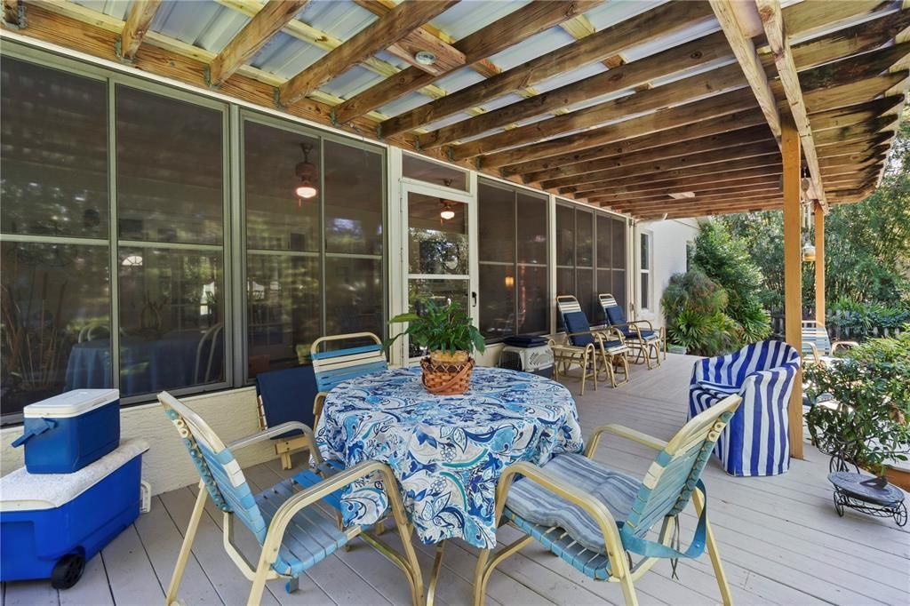 На продажу: $419,999 (4 спален, 2 ванн, 1912 Квадратных фут)