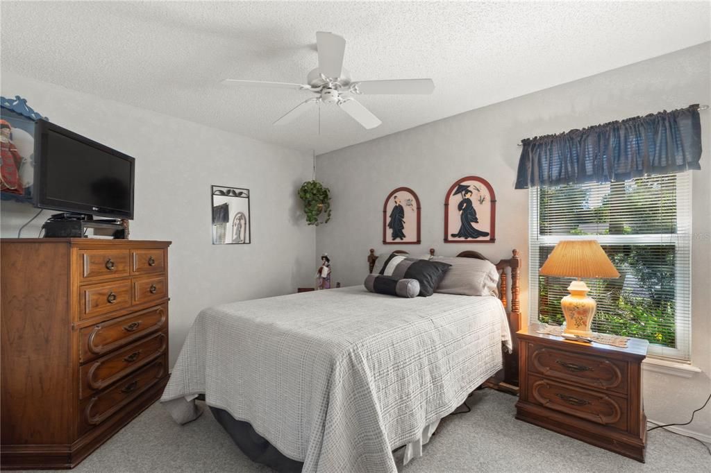 На продажу: $419,999 (4 спален, 2 ванн, 1912 Квадратных фут)