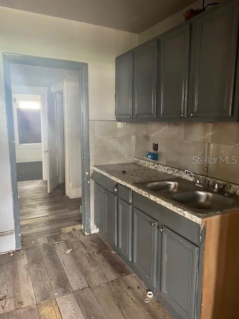 For Sale: $200,000 (3 beds, 1 baths, 1142 Square Feet)