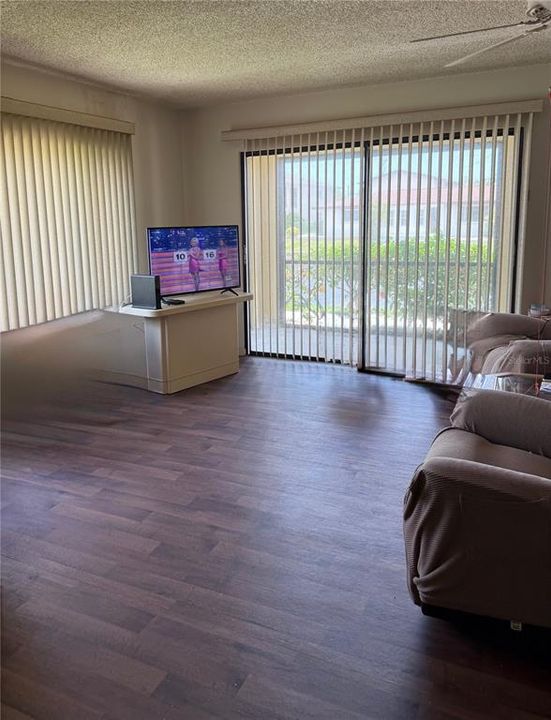 En Venta: $219,000 (2 camas, 2 baños, 1112 Pies cuadrados)