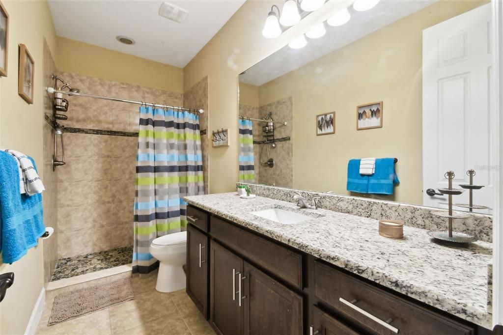 待售: $900,000 (4 贝兹, 3 浴室, 4443 平方英尺)