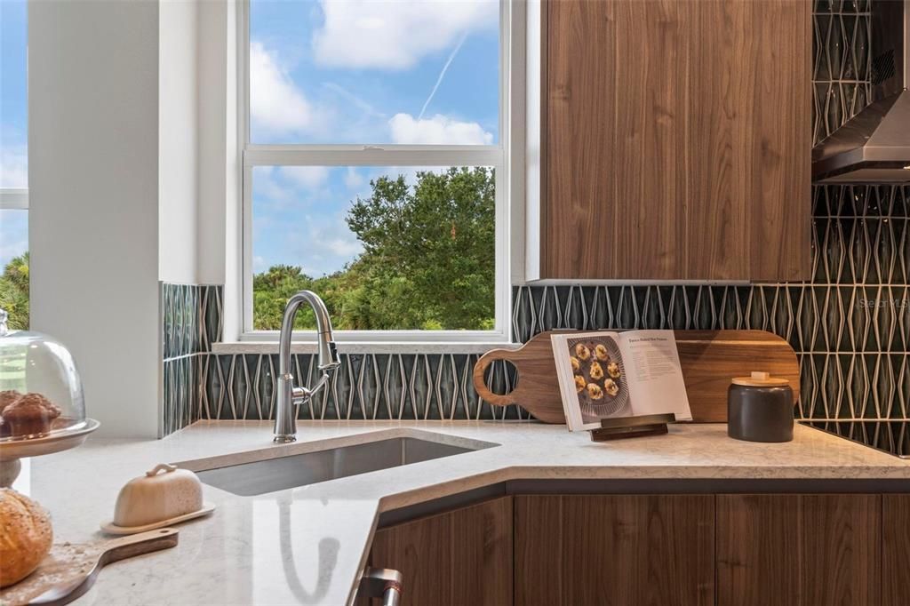 出租: $4,790 (3 贝兹, 3 浴室, 2167 平方英尺)