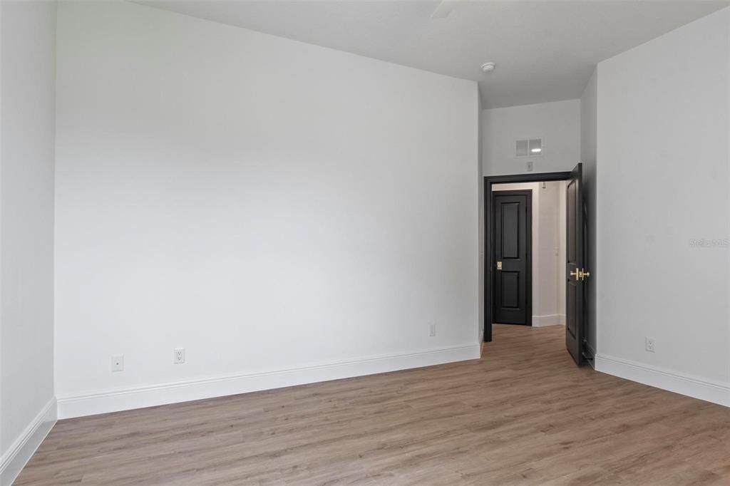 出租: $4,790 (3 贝兹, 3 浴室, 2167 平方英尺)