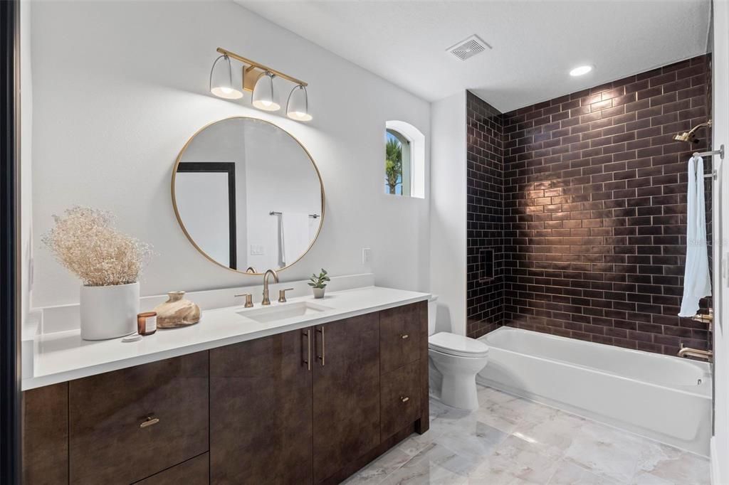 出租: $4,790 (3 贝兹, 3 浴室, 2167 平方英尺)