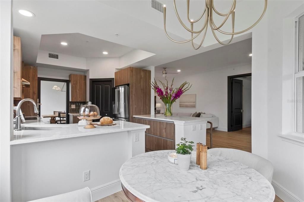 出租: $4,790 (3 贝兹, 3 浴室, 2167 平方英尺)