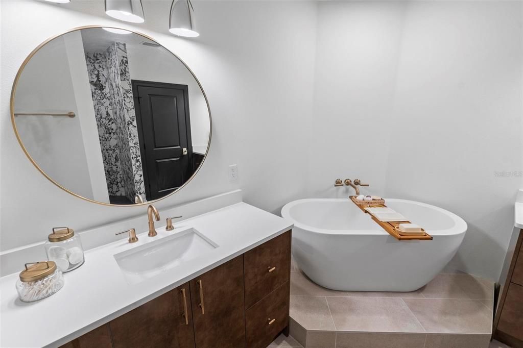 出租: $4,790 (3 贝兹, 3 浴室, 2167 平方英尺)