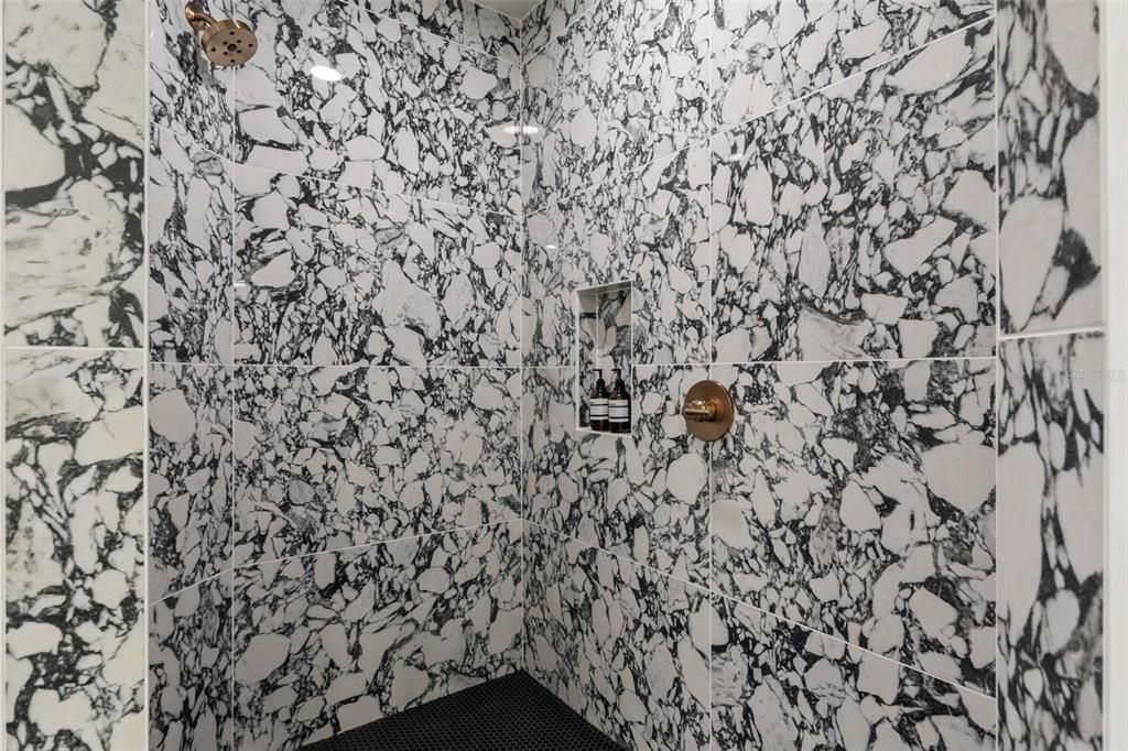 出租: $4,790 (3 贝兹, 3 浴室, 2167 平方英尺)