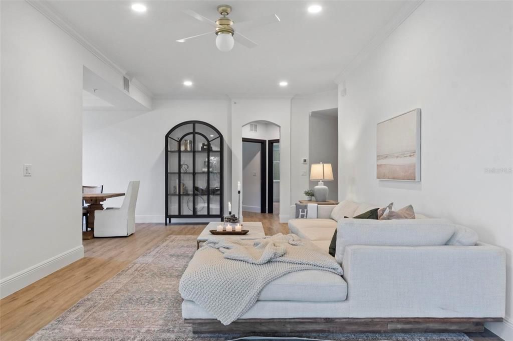 出租: $4,790 (3 贝兹, 3 浴室, 2167 平方英尺)