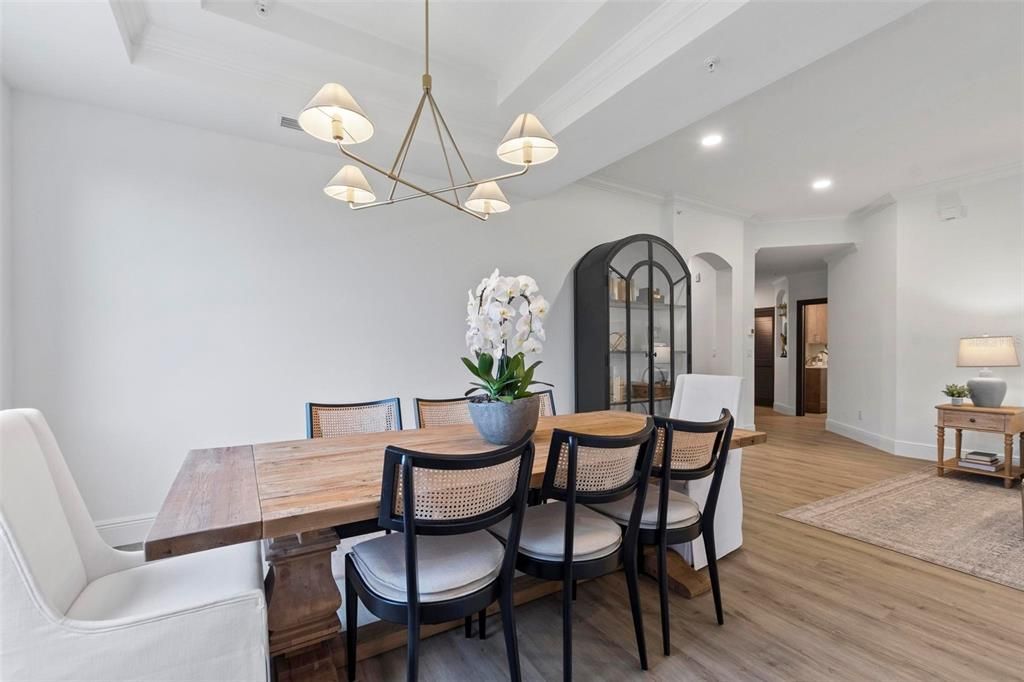 出租: $4,790 (3 贝兹, 3 浴室, 2167 平方英尺)