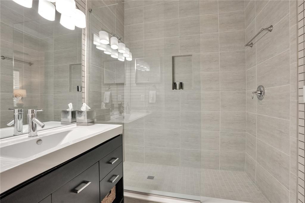 For Sale: $1,897,000 (4 beds, 4 baths, 5352 Square Feet)