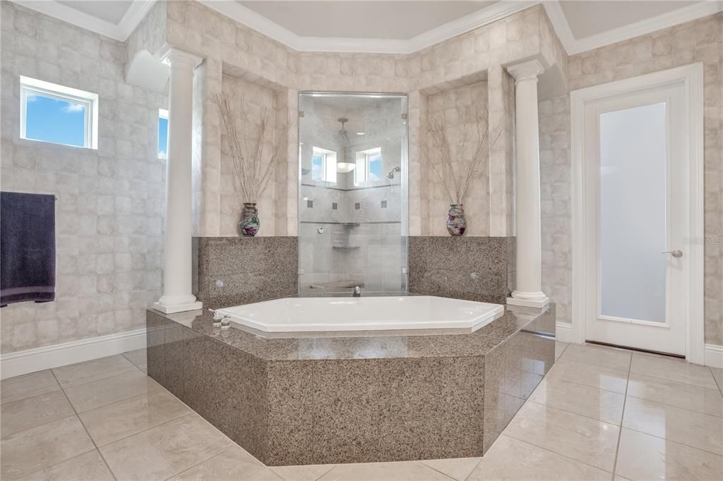 For Sale: $1,897,000 (4 beds, 4 baths, 5352 Square Feet)