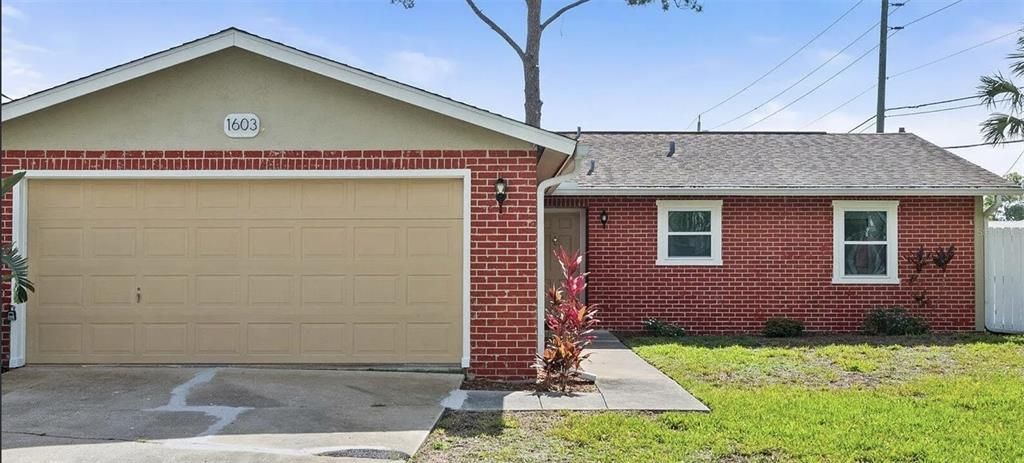 Recently Sold: $238,000 (3 beds, 2 baths, 1147 Square Feet)