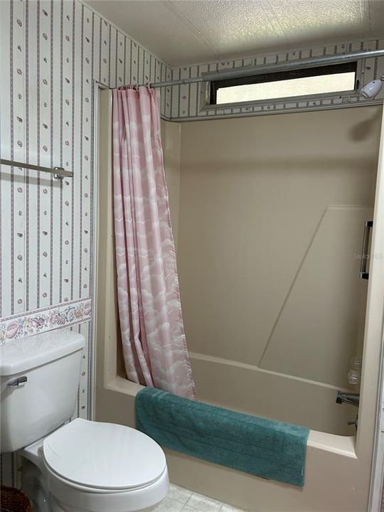 Под контрактом: $139,000 (2 спален, 2 ванн, 840 Квадратных фут)