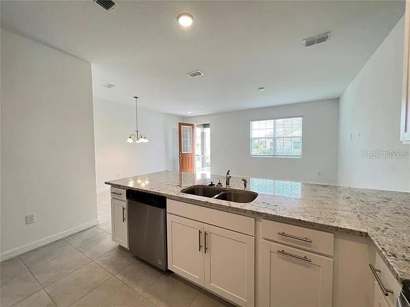 На продажу: $359,900 (3 спален, 2 ванн, 1491 Квадратных фут)