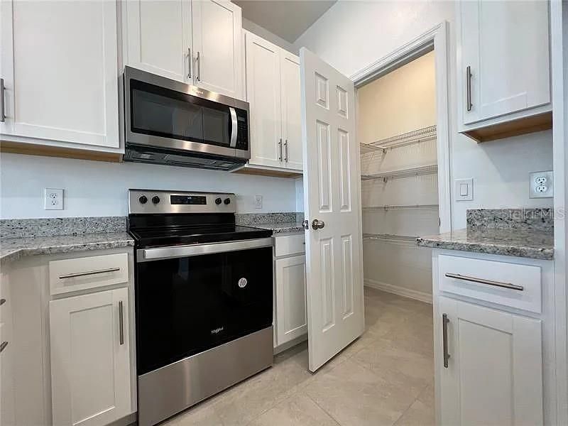 На продажу: $359,900 (3 спален, 2 ванн, 1491 Квадратных фут)