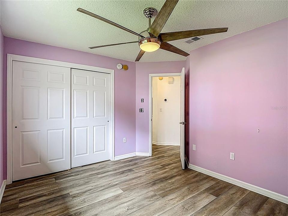 合同活跃: $315,000 (3 贝兹, 2 浴室, 1730 平方英尺)