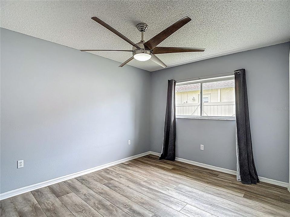 合同活跃: $315,000 (3 贝兹, 2 浴室, 1730 平方英尺)