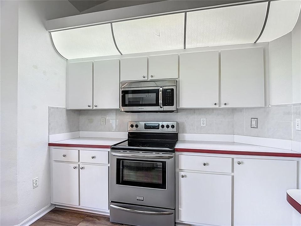 合同活跃: $315,000 (3 贝兹, 2 浴室, 1730 平方英尺)