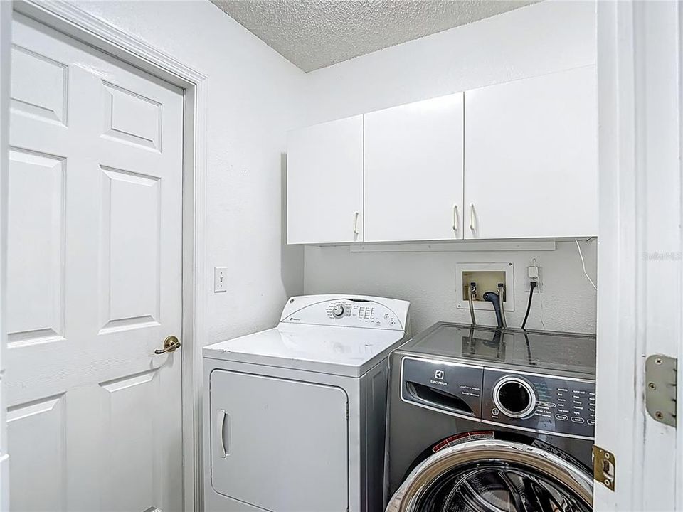 合同活跃: $315,000 (3 贝兹, 2 浴室, 1730 平方英尺)