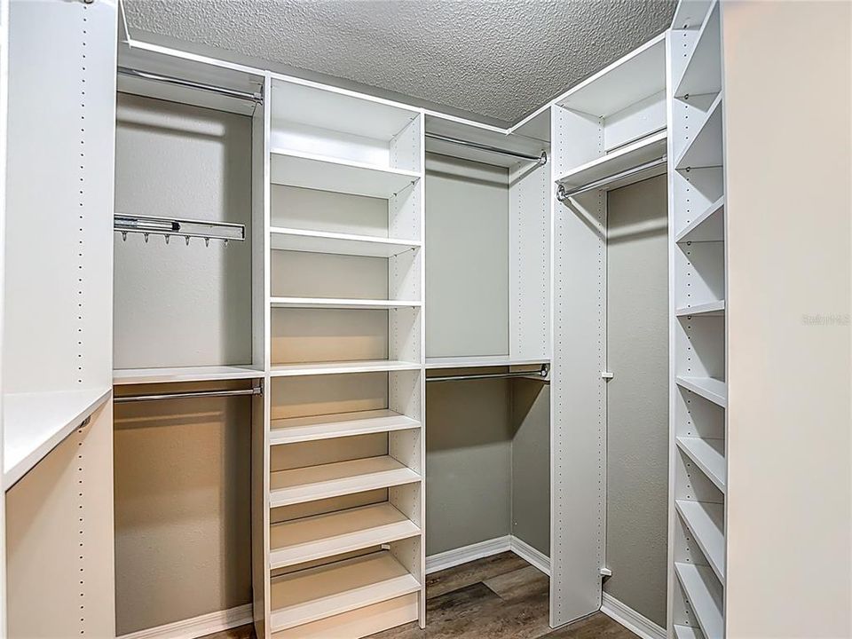 合同活跃: $315,000 (3 贝兹, 2 浴室, 1730 平方英尺)