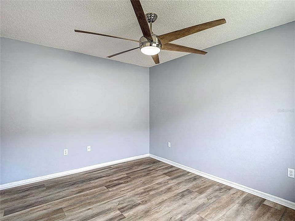 合同活跃: $315,000 (3 贝兹, 2 浴室, 1730 平方英尺)