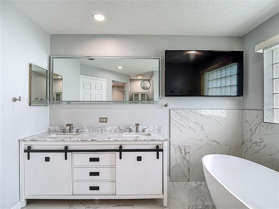 合同活跃: $315,000 (3 贝兹, 2 浴室, 1730 平方英尺)