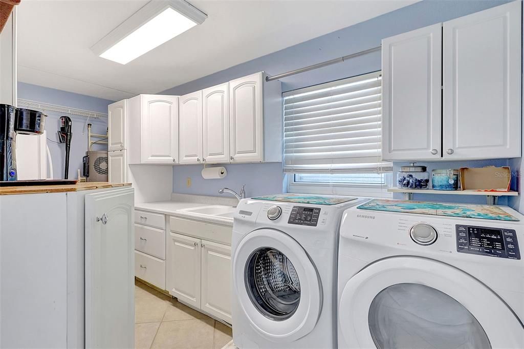 待售: $985,000 (3 贝兹, 3 浴室, 2192 平方英尺)