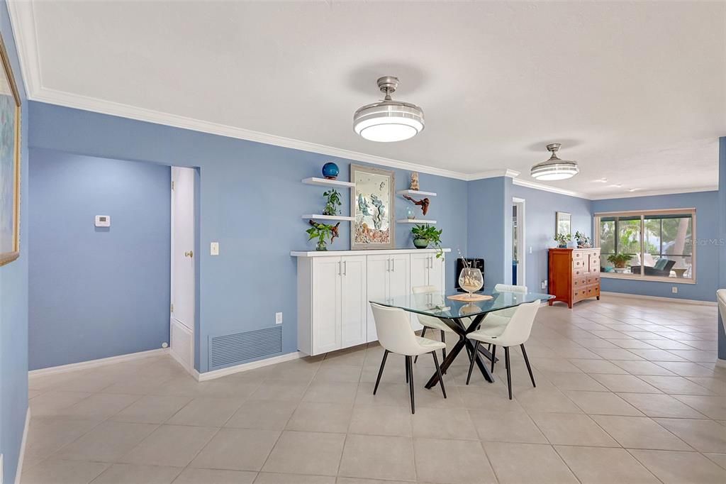 待售: $985,000 (3 贝兹, 3 浴室, 2192 平方英尺)