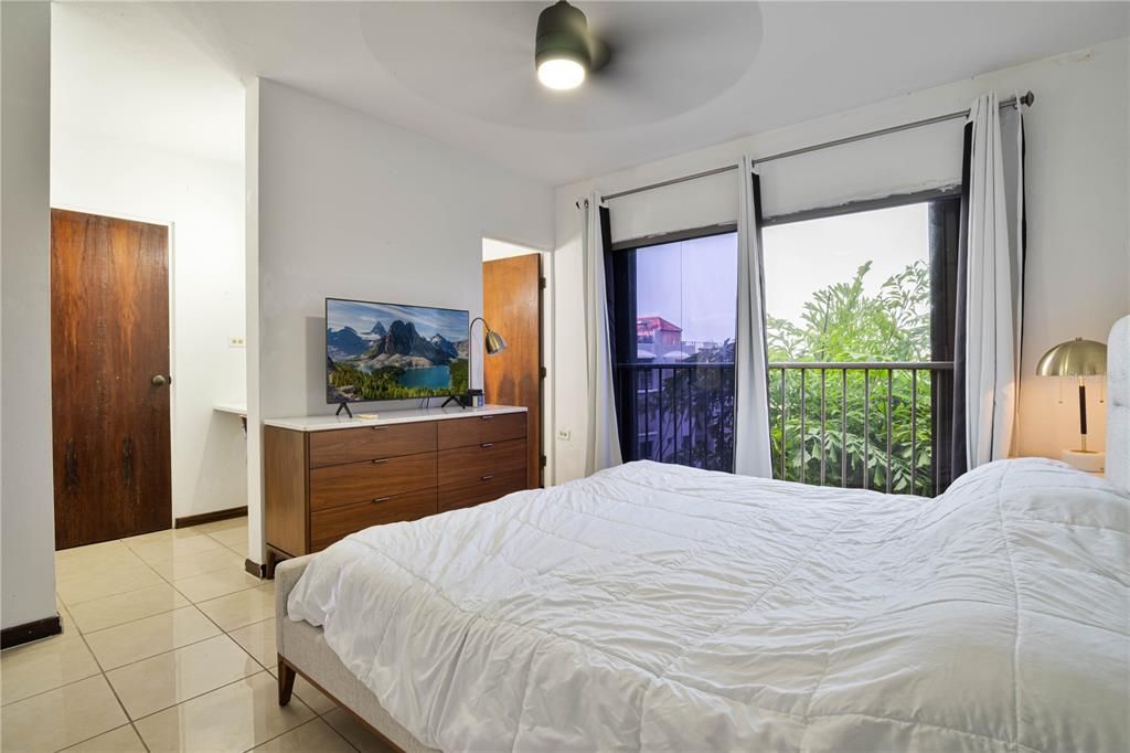 For Sale: $329,000 (3 beds, 2 baths, 1758 Square Feet)