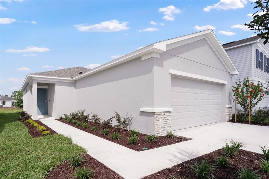 Recently Sold: $299,000 (3 beds, 2 baths, 1455 Square Feet)