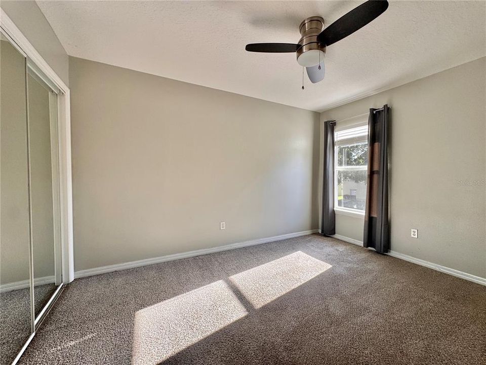 Activo con contrato: $295,000 (4 camas, 3 baños, 1873 Pies cuadrados)