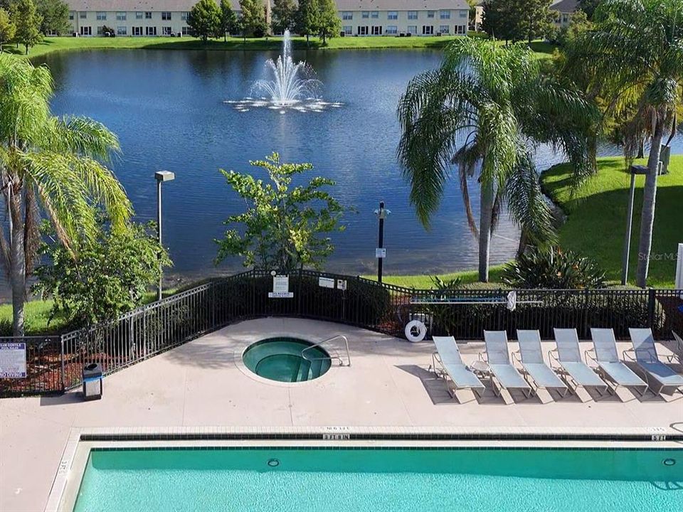 Activo con contrato: $295,000 (4 camas, 3 baños, 1873 Pies cuadrados)