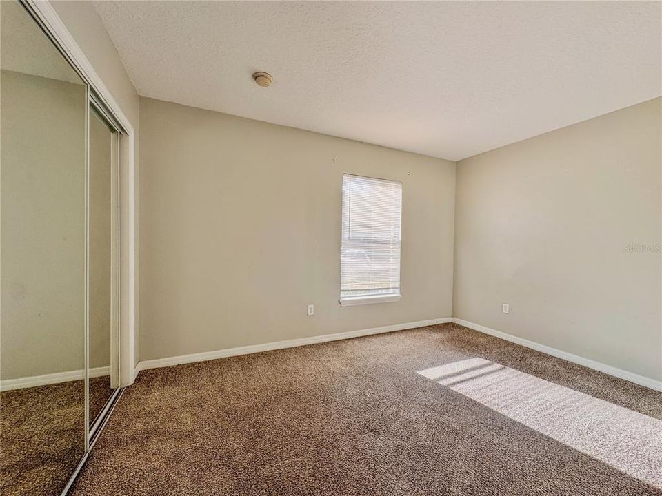 Activo con contrato: $295,000 (4 camas, 3 baños, 1873 Pies cuadrados)