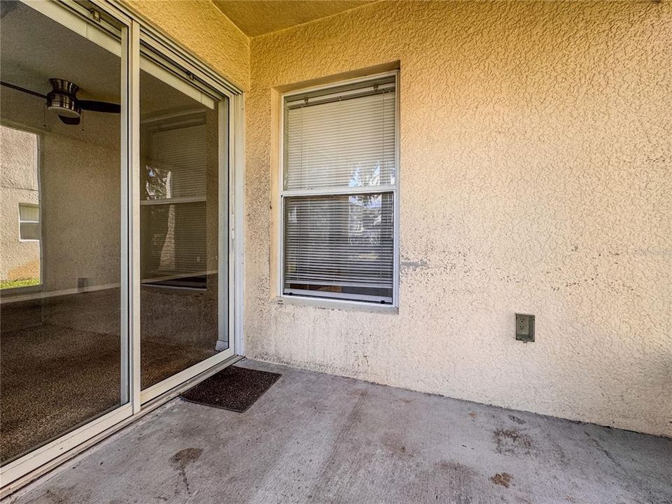 Activo con contrato: $295,000 (4 camas, 3 baños, 1873 Pies cuadrados)