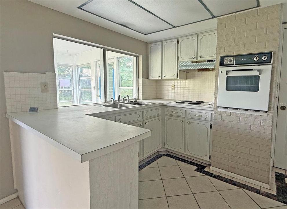 Activo con contrato: $1,400 (2 camas, 1 baños, 848 Pies cuadrados)