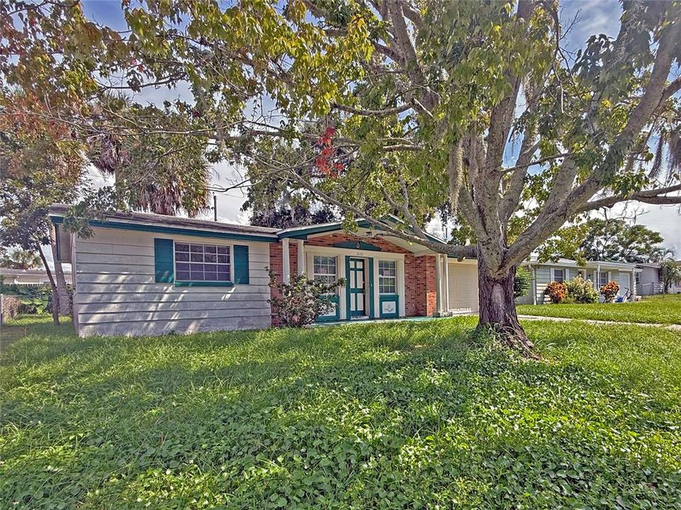 Activo con contrato: $1,400 (2 camas, 1 baños, 848 Pies cuadrados)