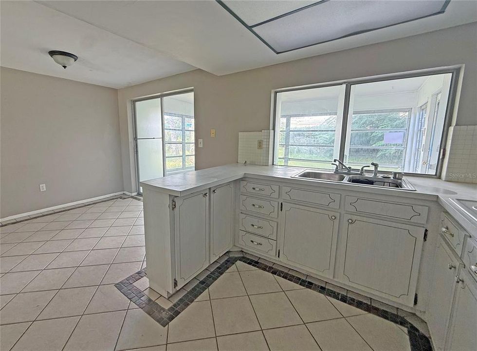 Activo con contrato: $1,400 (2 camas, 1 baños, 848 Pies cuadrados)