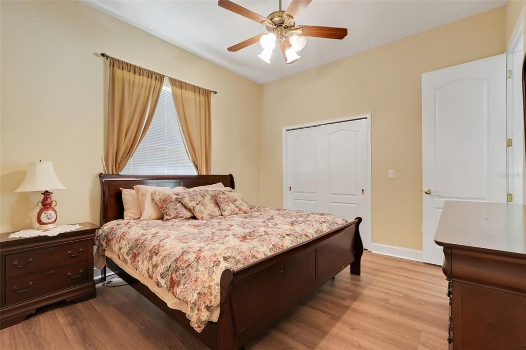 合同活跃: $749,900 (4 贝兹, 4 浴室, 3433 平方英尺)