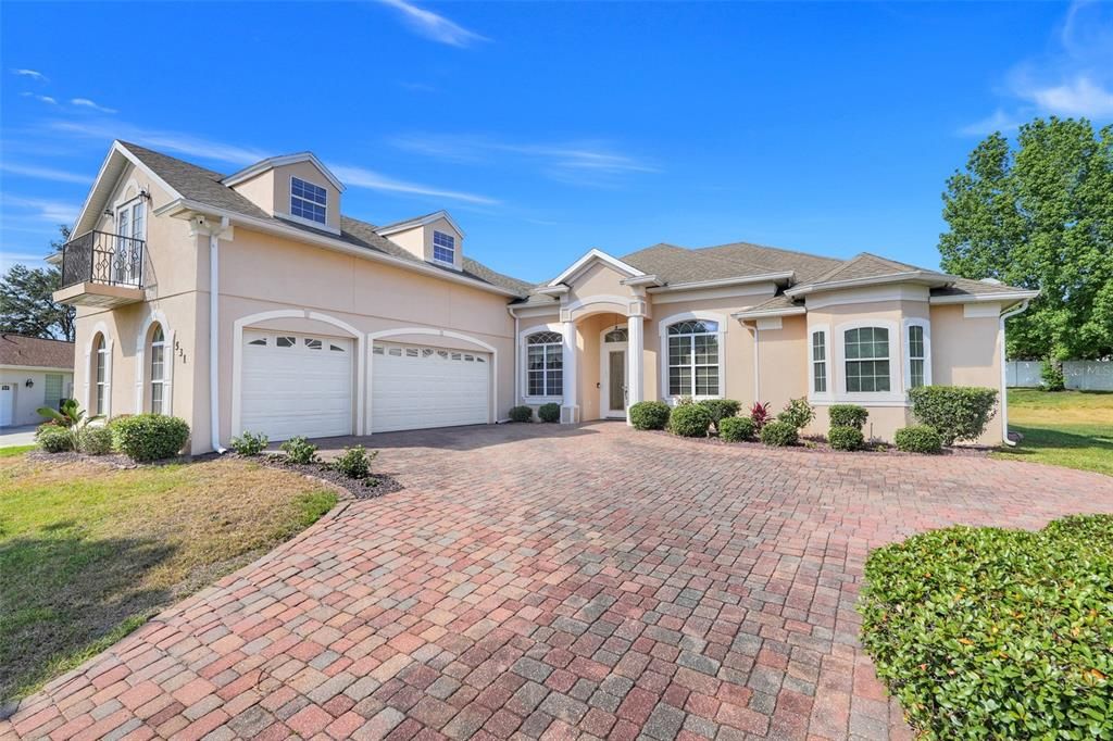 合同活跃: $749,900 (4 贝兹, 4 浴室, 3433 平方英尺)